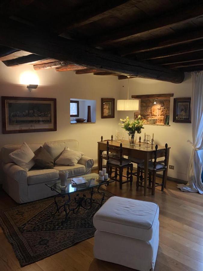 Luxury Apartment Sutri Center Bagian luar foto