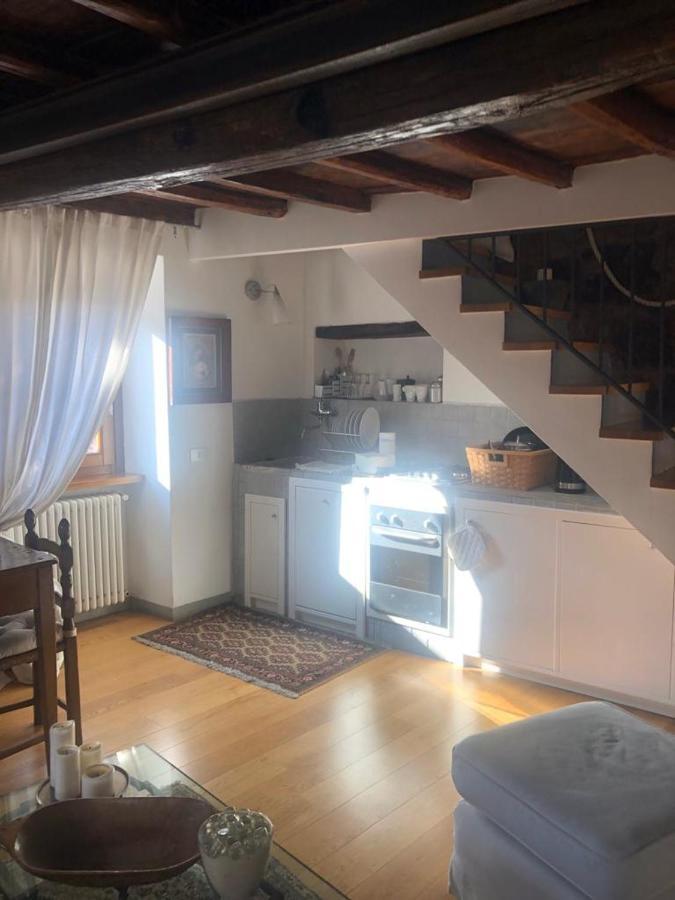 Luxury Apartment Sutri Center Bagian luar foto